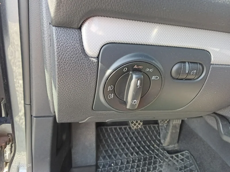 Volkswagen Golf V 23