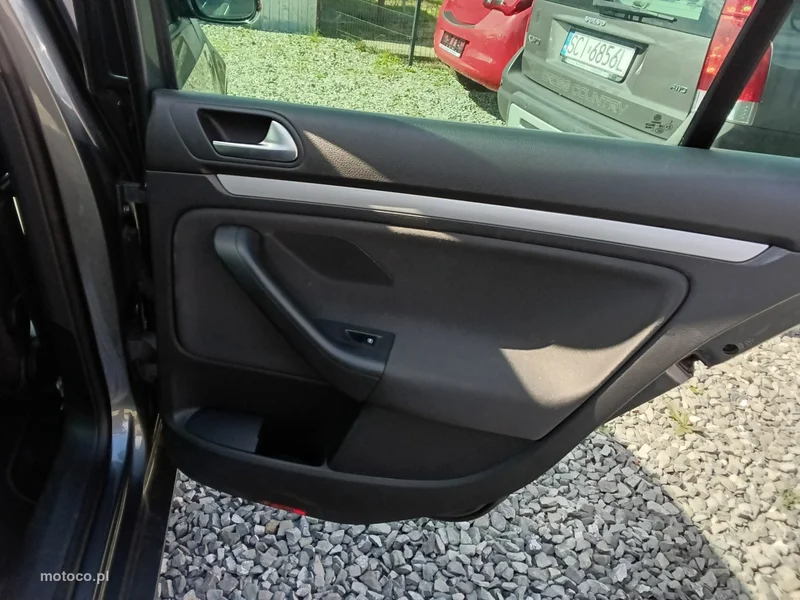 Volkswagen Golf V 24