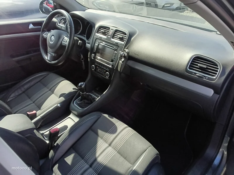 Volkswagen Golf V 8