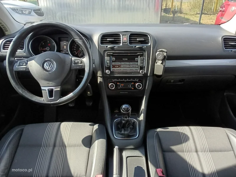 Volkswagen Golf V 9
