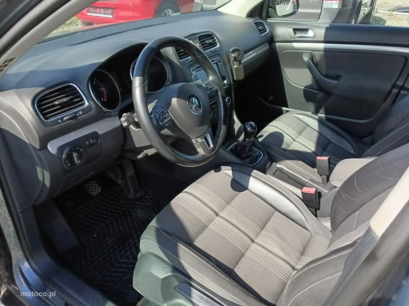Volkswagen Golf V 10