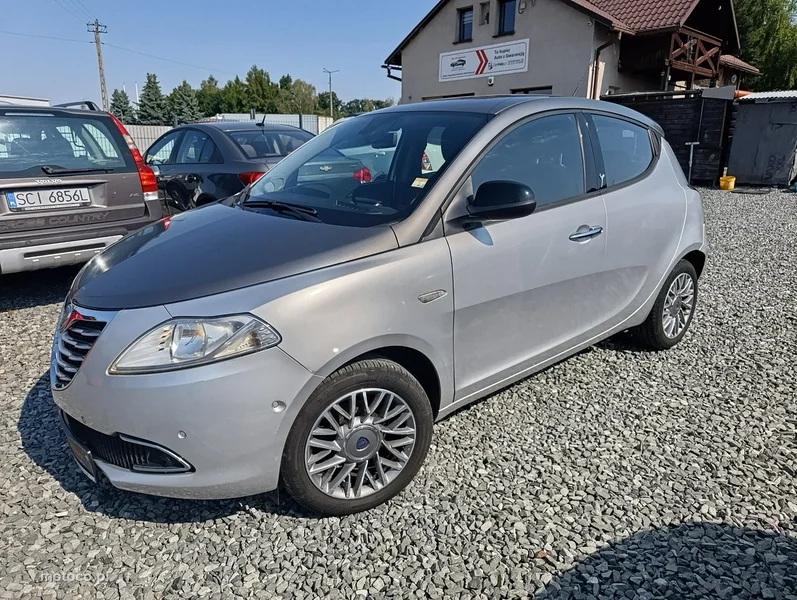 Lancia Ypsilon 2