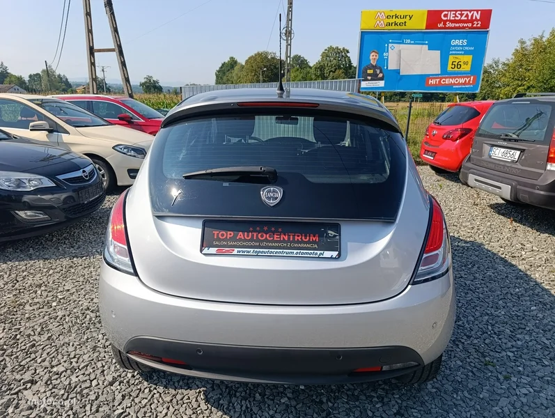 Lancia Ypsilon 5