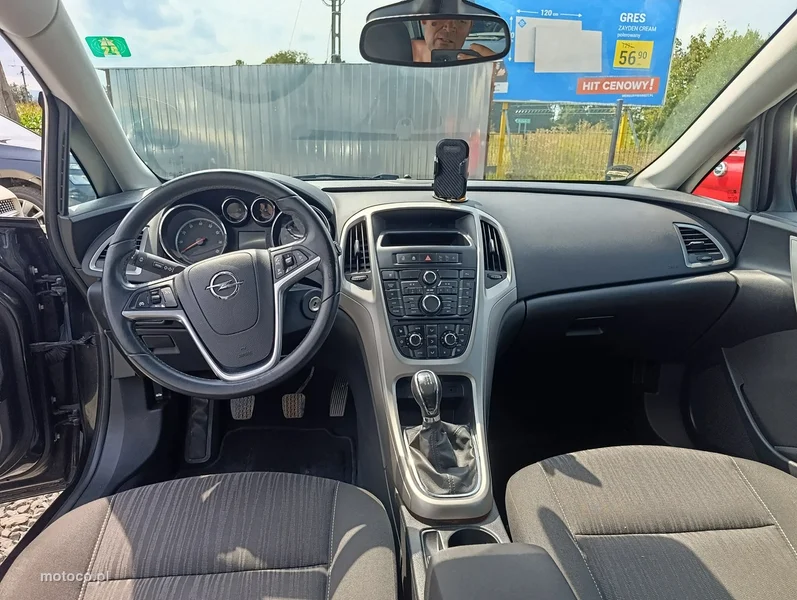 Opel Astra J 12