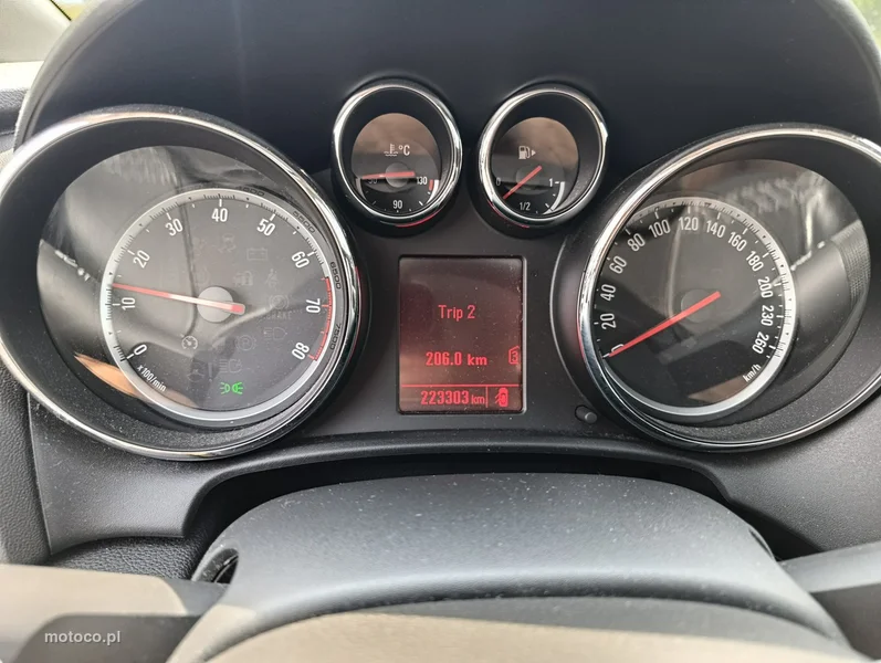 Opel Astra J 16