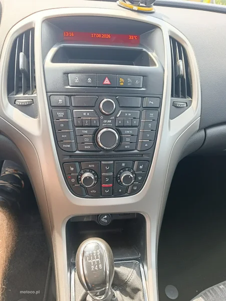 Opel Astra J 17