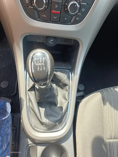 Opel Astra J 18