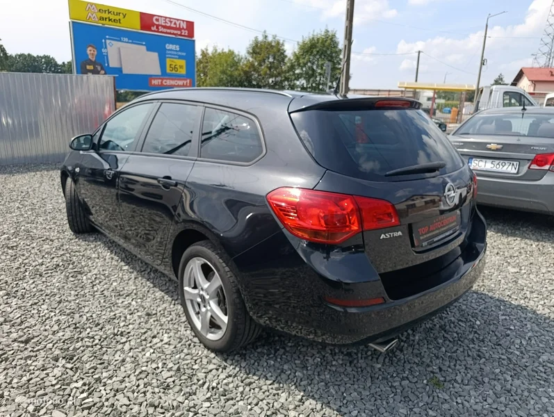 Opel Astra J 3