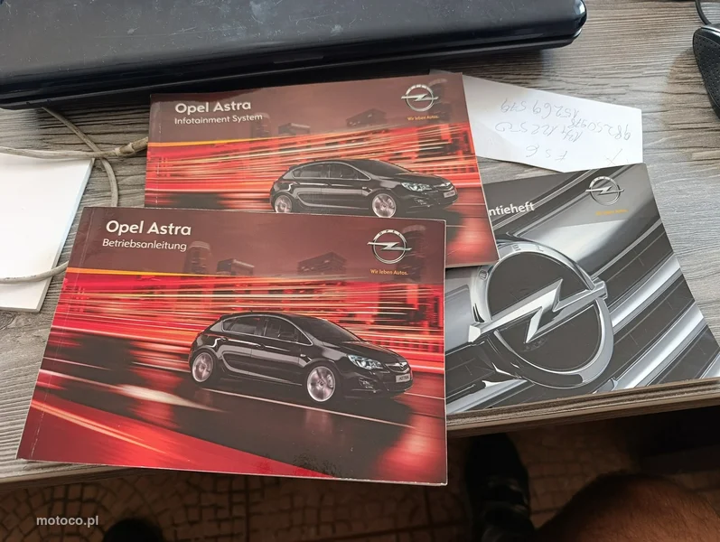 Opel Astra J 30