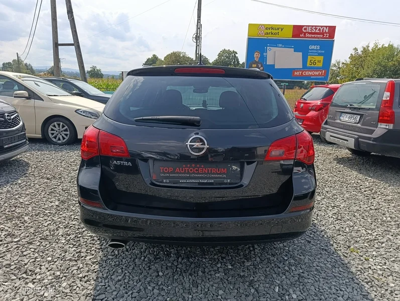 Opel Astra J 4