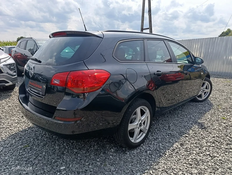 Opel Astra J 5