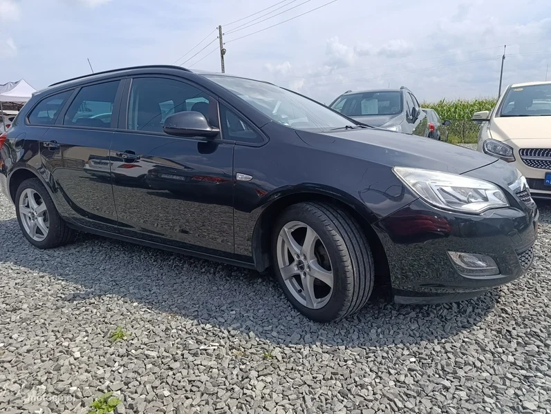 Opel Astra J 7