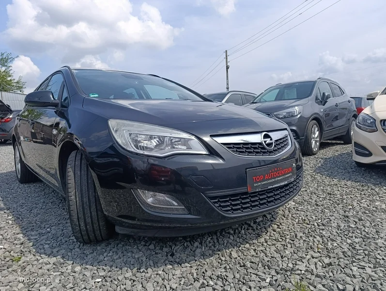 Opel Astra J 8