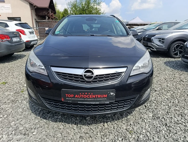 Opel Astra J 9