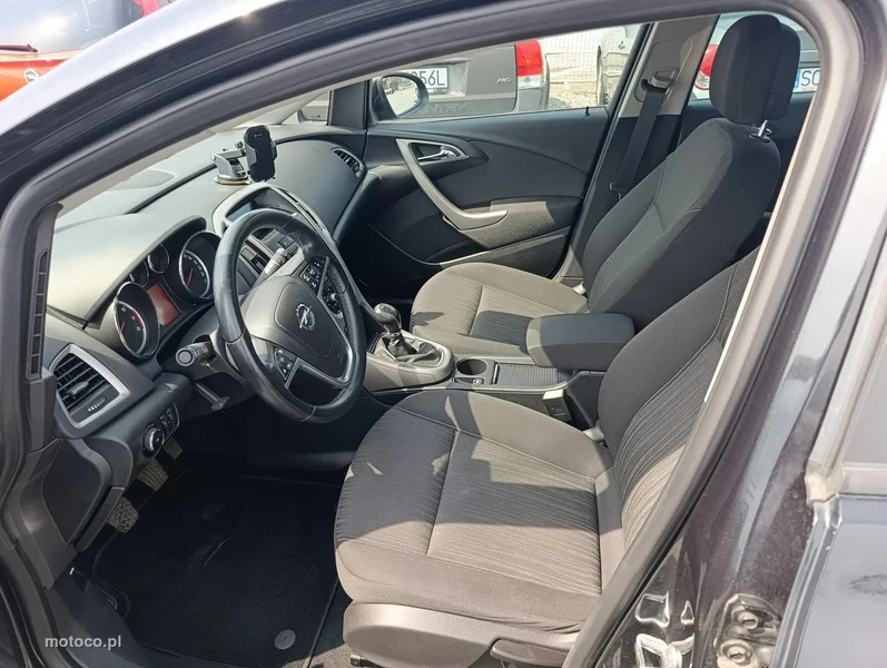 Opel Astra J 10