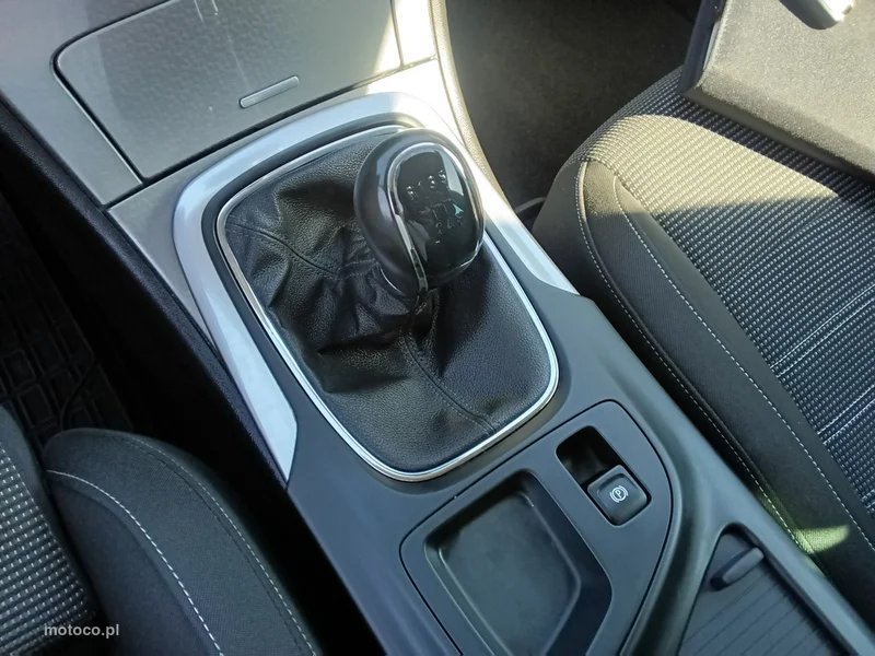 Opel Insignia A 25