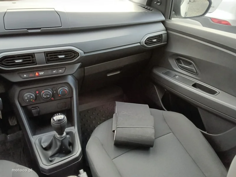 Dacia Sandero 15