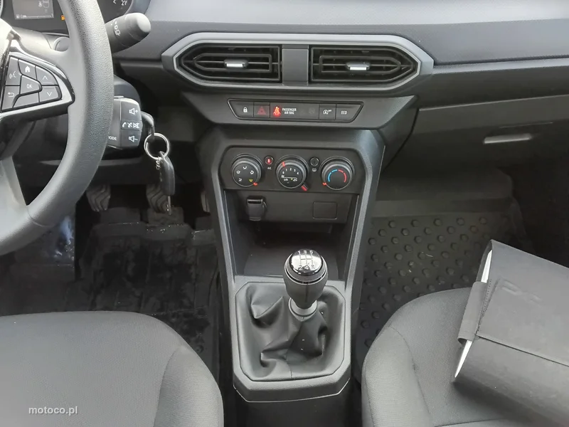 Dacia Sandero 16