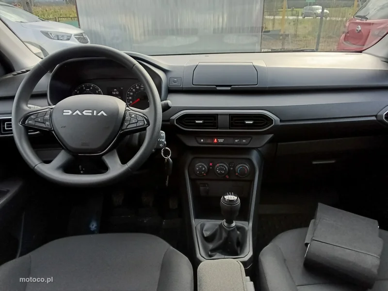 Dacia Sandero 8