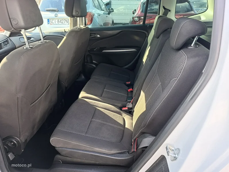 Opel Zafira C Tourer 12