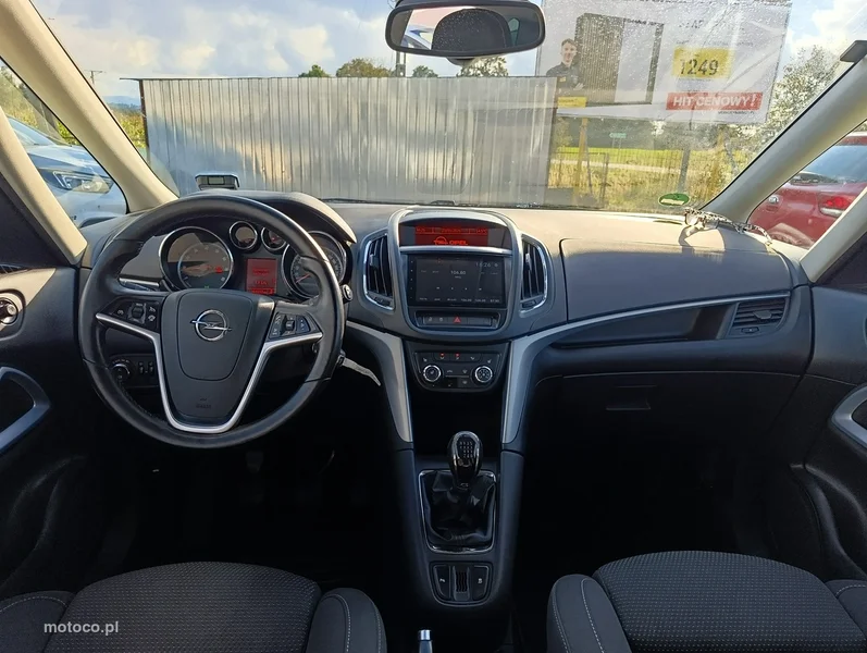 Opel Zafira C Tourer 13