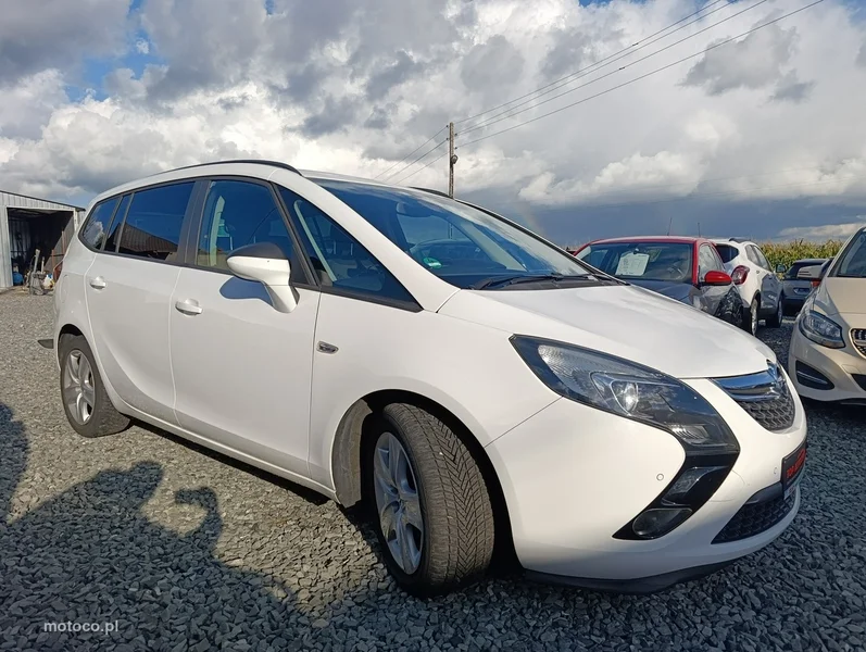 Opel Zafira C Tourer 8