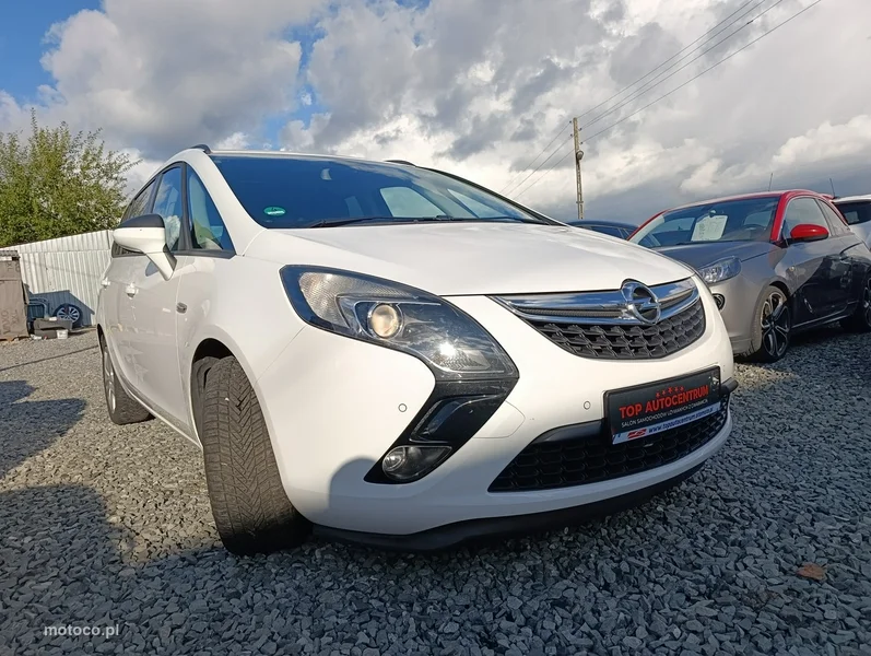 Opel Zafira C Tourer 9