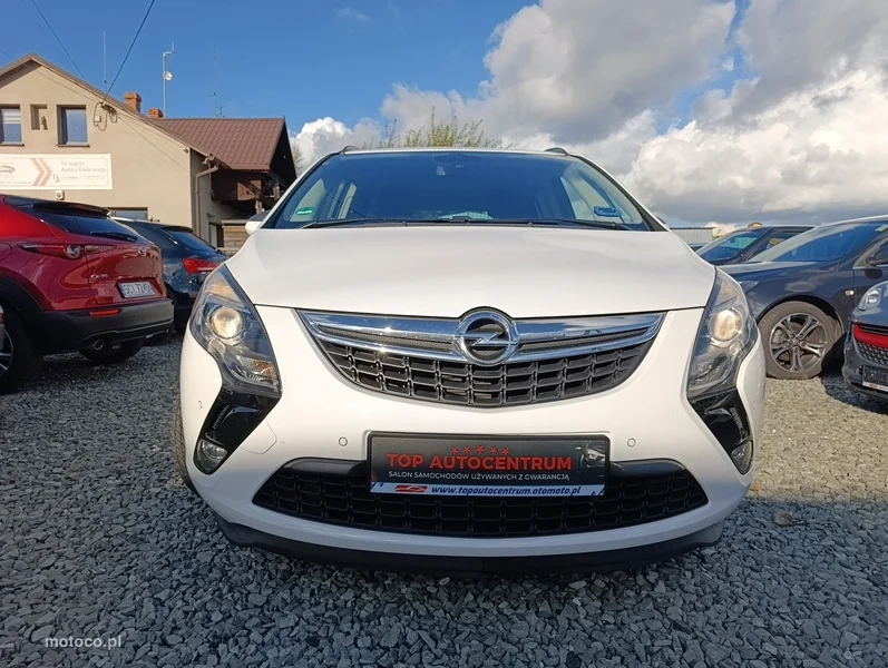 Opel Zafira C Tourer 10
