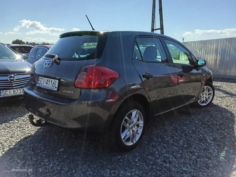 Toyota Auris E150 2