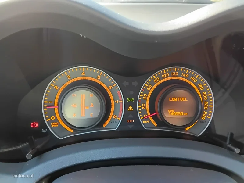 Toyota Auris E150 17