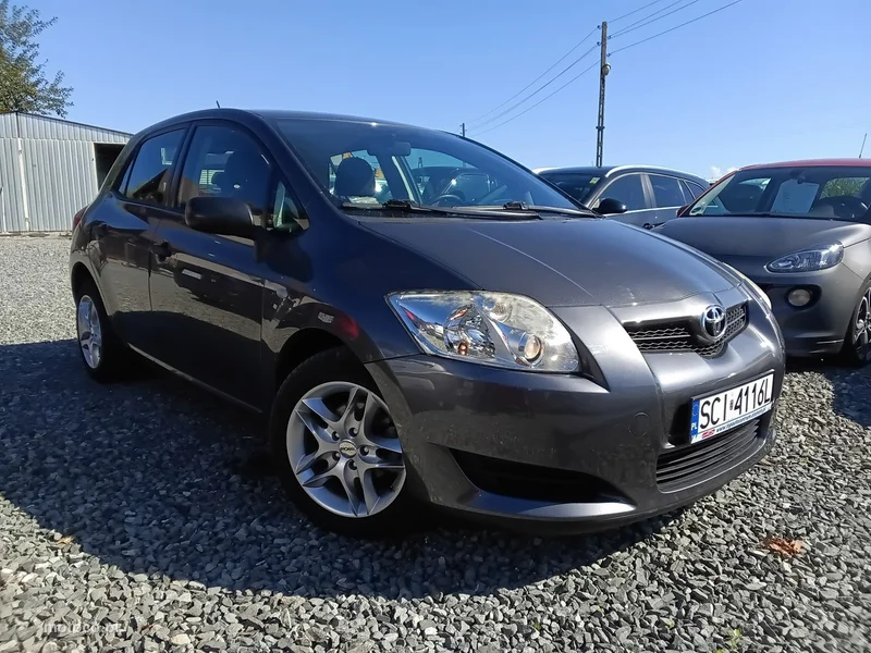 Toyota Auris E150 3