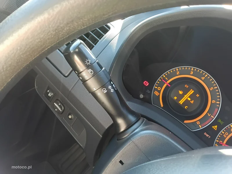 Toyota Auris E150 23