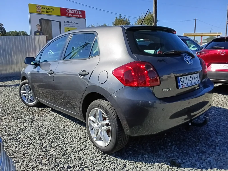 Toyota Auris E150 4