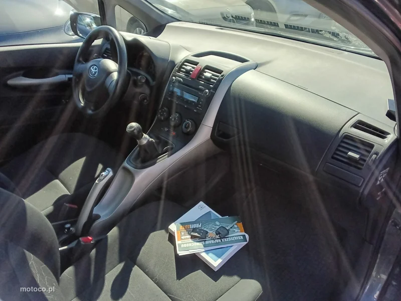 Toyota Auris E150 7