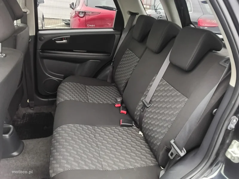 Suzuki SX4 13