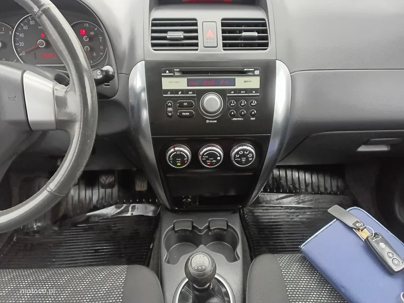 Suzuki SX4 16