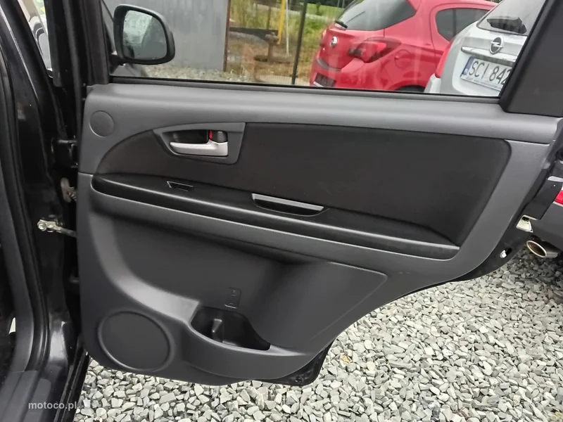 Suzuki SX4 28