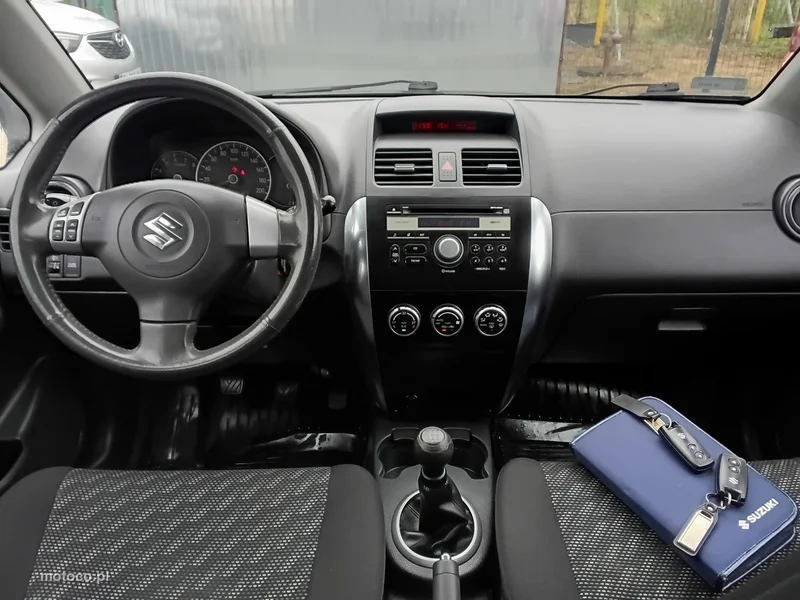 Suzuki SX4 8
