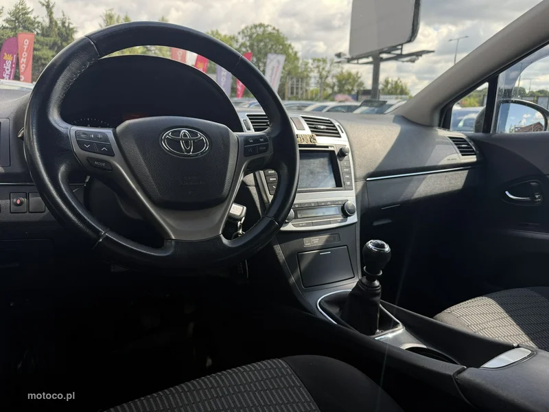 Toyota Avensis T27 15