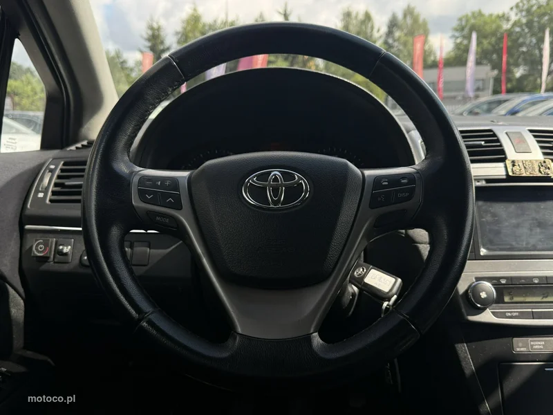 Toyota Avensis T27 16