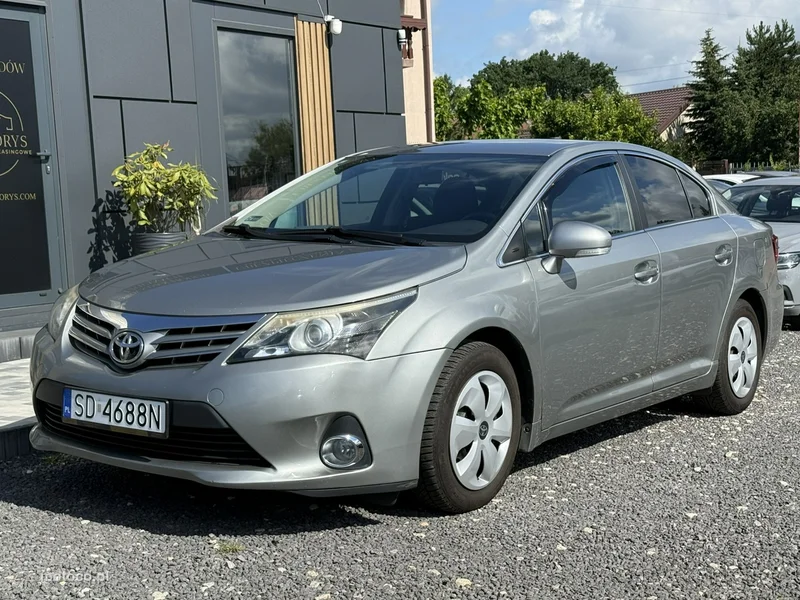 Toyota Avensis T27 6
