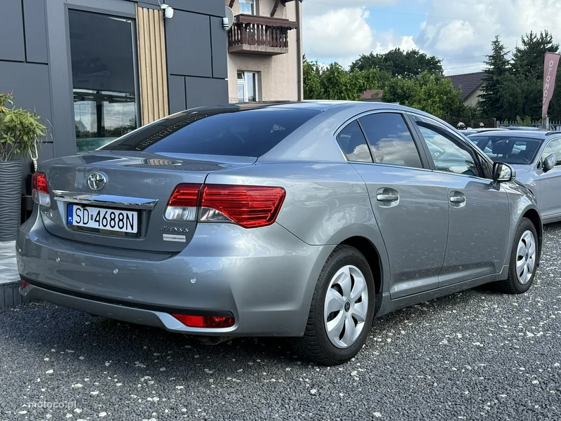 Toyota Avensis T27 10