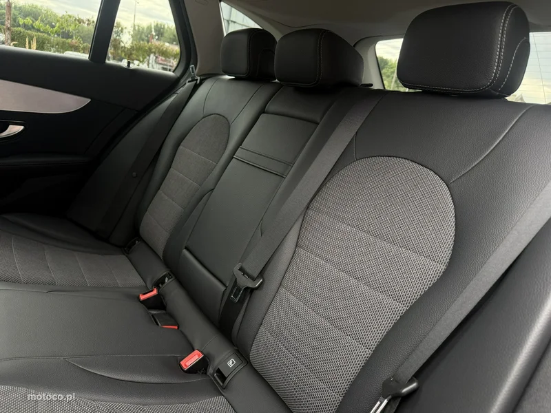 Mercedes-Benz Klasa C W205 C 200 32