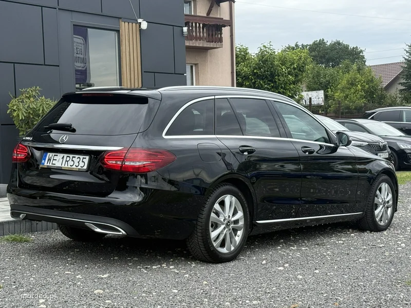 Mercedes-Benz Klasa C W205 C 200 9