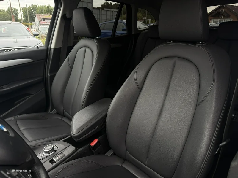 BMW X1 F48 11