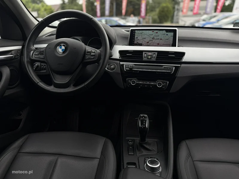 BMW X1 F48 13