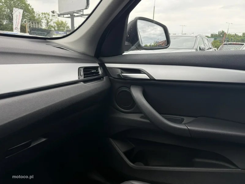 BMW X1 F48 31