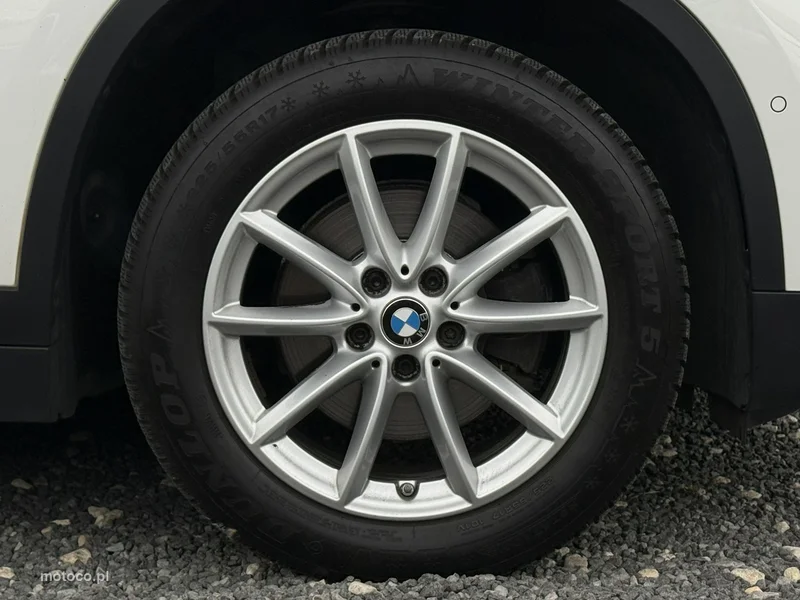 BMW X1 F48 38
