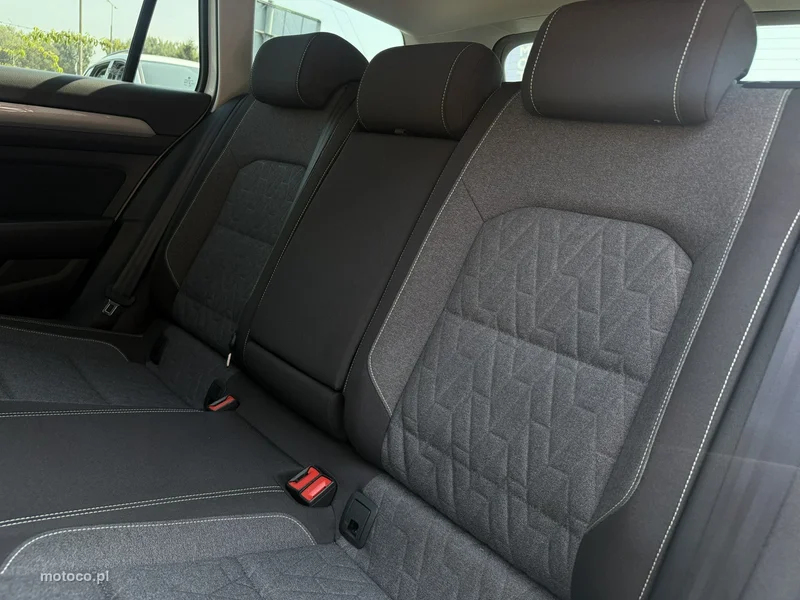 Volkswagen Passat B8 33