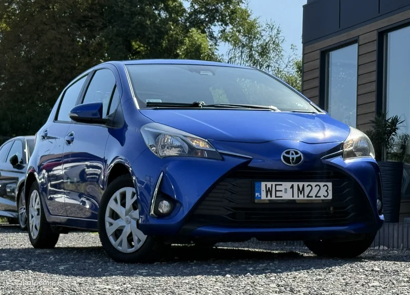 Toyota Yaris XP210 2